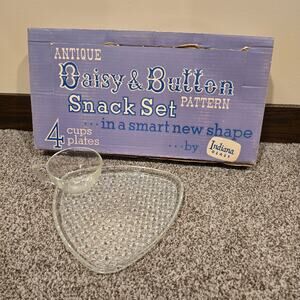 1960s Vintage 4 Piece Indiana Glass Co Daisy & Button Snack Set - Plates & Cups